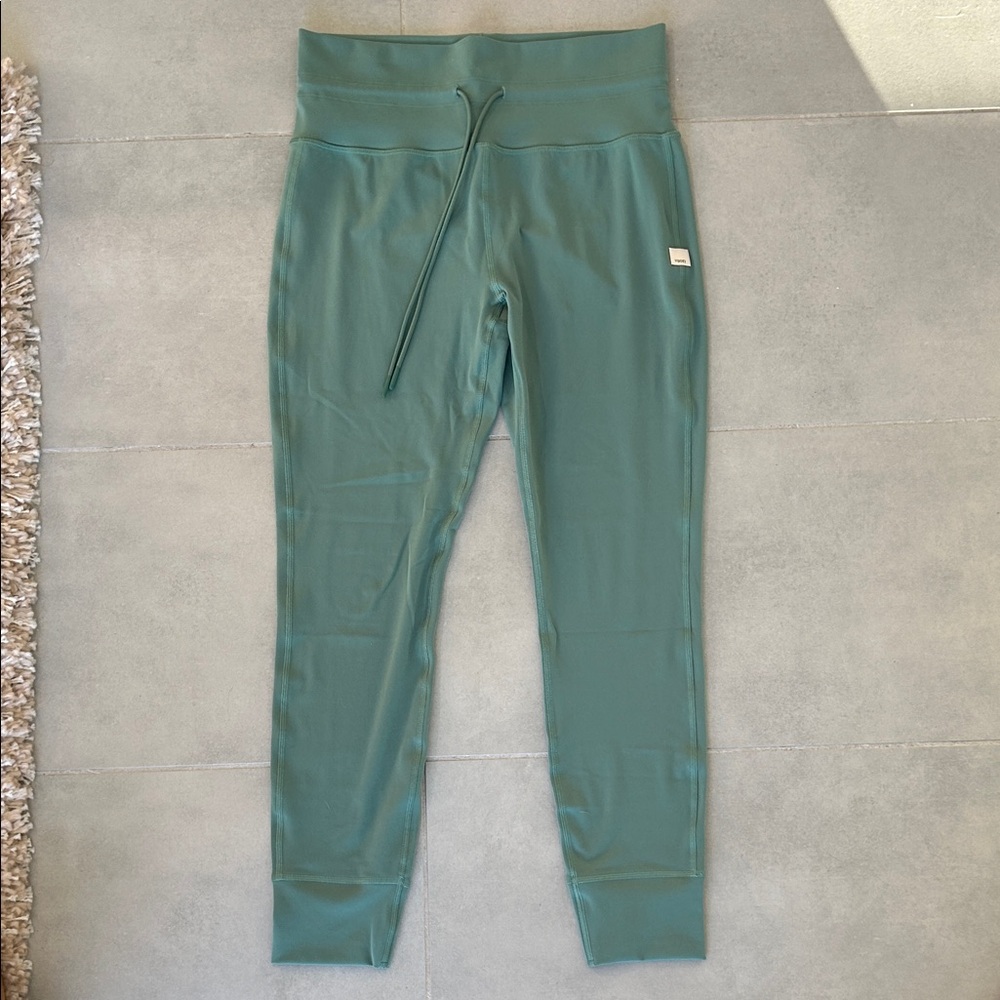 Vuori Women's Seafoam Green Leggings